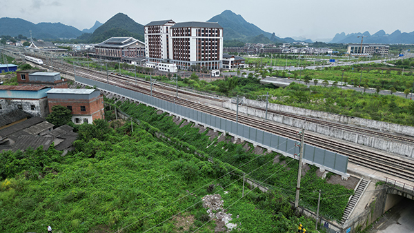 贵阳至广州铁路提质改造工程声屏障工程